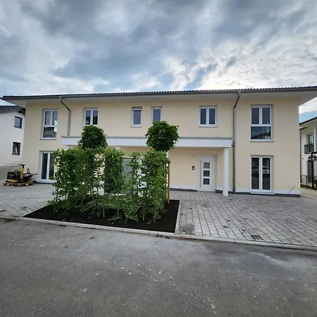 2 Schlafzimmer 300 M Zur Wuerth Hauptzentrale Apartment