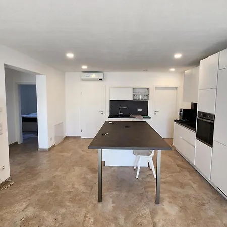 2 Schlafzimmer 300 M Zur Wuerth Hauptzentrale Lejlighed Gaisbach