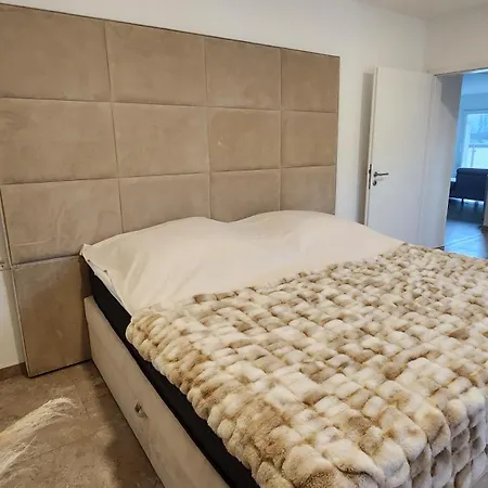 2 Schlafzimmer 300 M Zur Wuerth Hauptzentrale Gaisbach