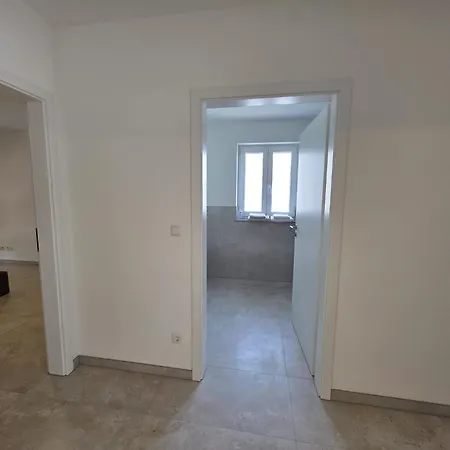2 Schlafzimmer 300 M Zur Wuerth Hauptzentrale Lejlighed *