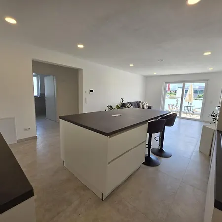 2 Schlafzimmer 300 M Zur Wuerth Hauptzentrale Gaisbach